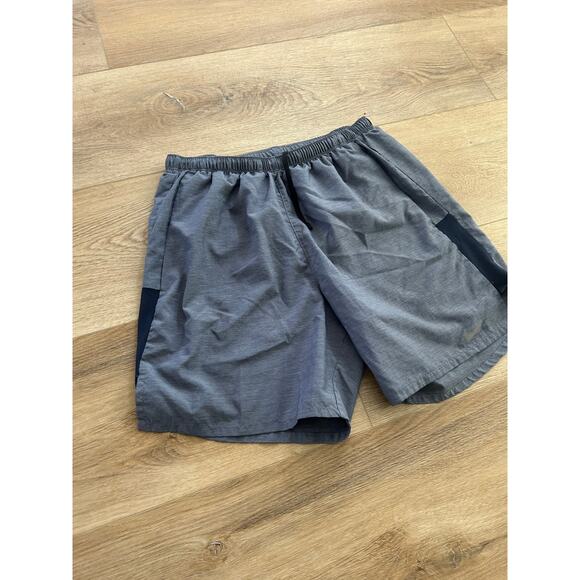 NIKE | SHORTS - Picture 1 of 7